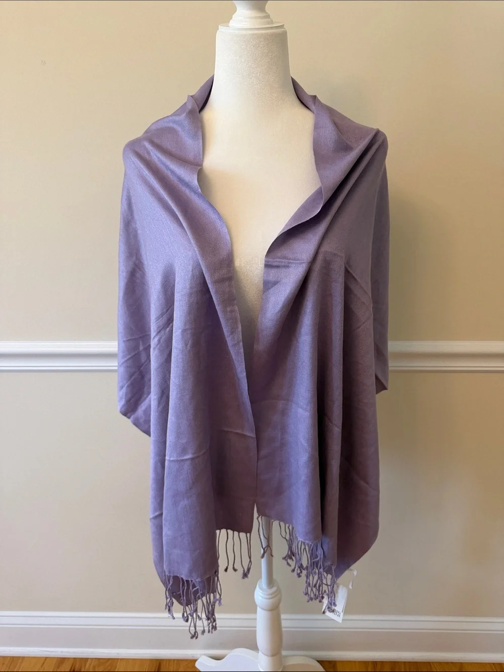 NWT Pashmina Cashmere-Silk Lavender Scarf with Fringe